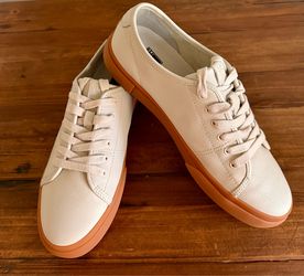 NIB FRYE Gia Women Low Top Lace-up Full Grain Leather Ivory Gum Sole Sneakers– Size 7.5