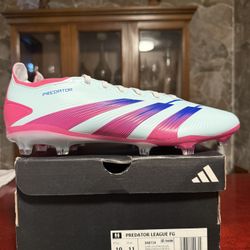 New Mens 10 Adidas Predator league fg soccer cleats futbol shoes $40 cash, pick up in Reseda only (Tampa and Vanowen)