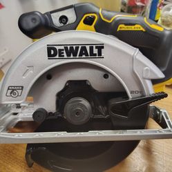 DeWalt XR 6 1/2 brushless circular saw