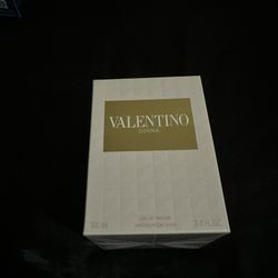 Valentino Perfume 