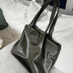 Neiman Marcus Buttery Soft Green Leather Slouch Bag Purse