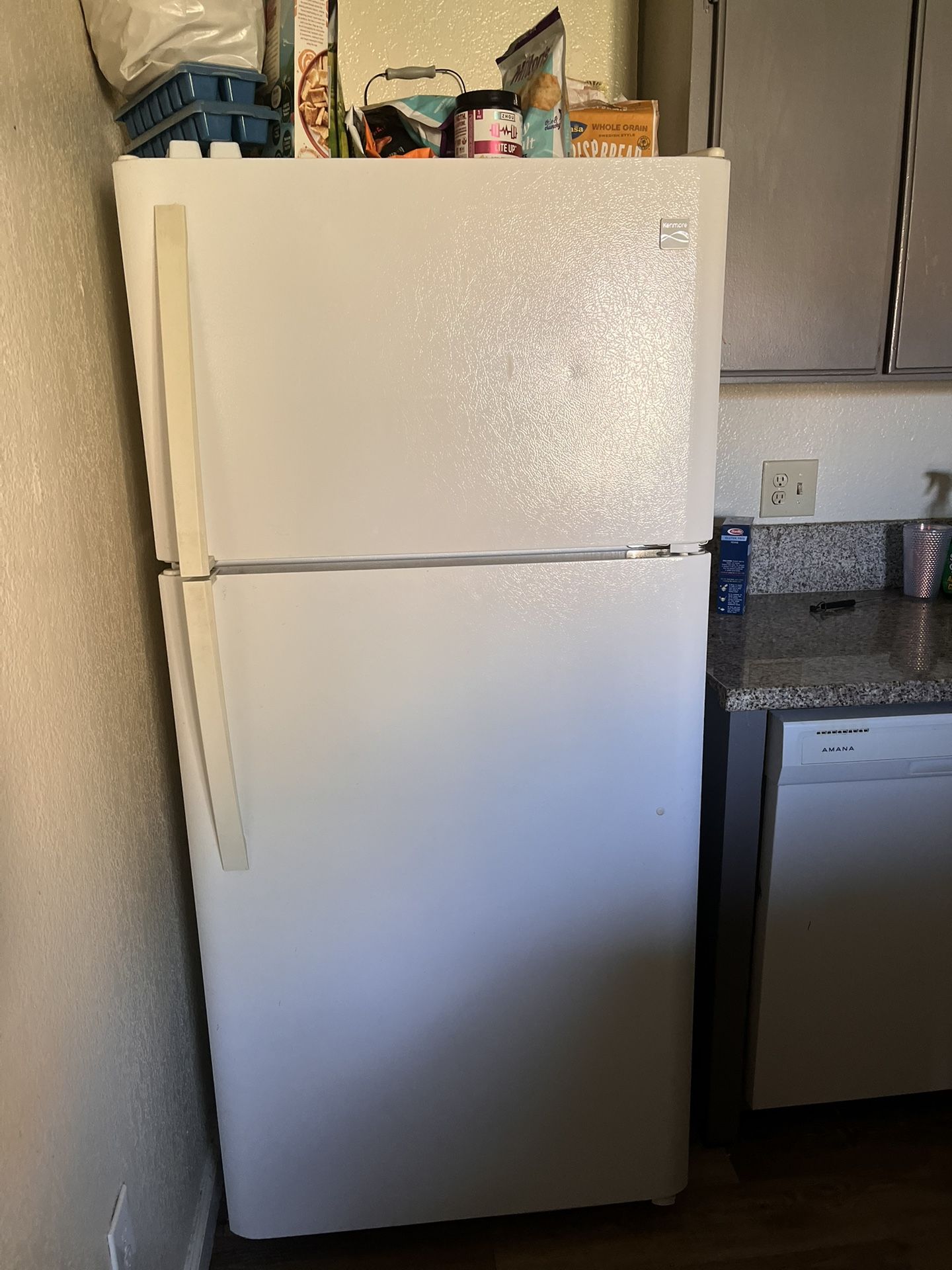 Refrigerator 