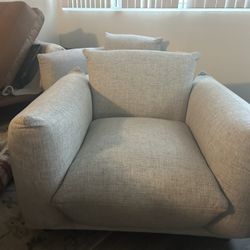 2 Matching Comfy Chairs.