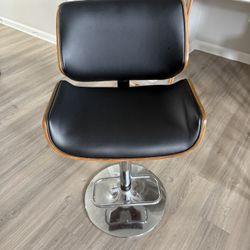 Adjustable Height Bar Stools 