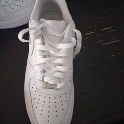 Women's Size 8.5 NIKE AIRFORCE Lowtops