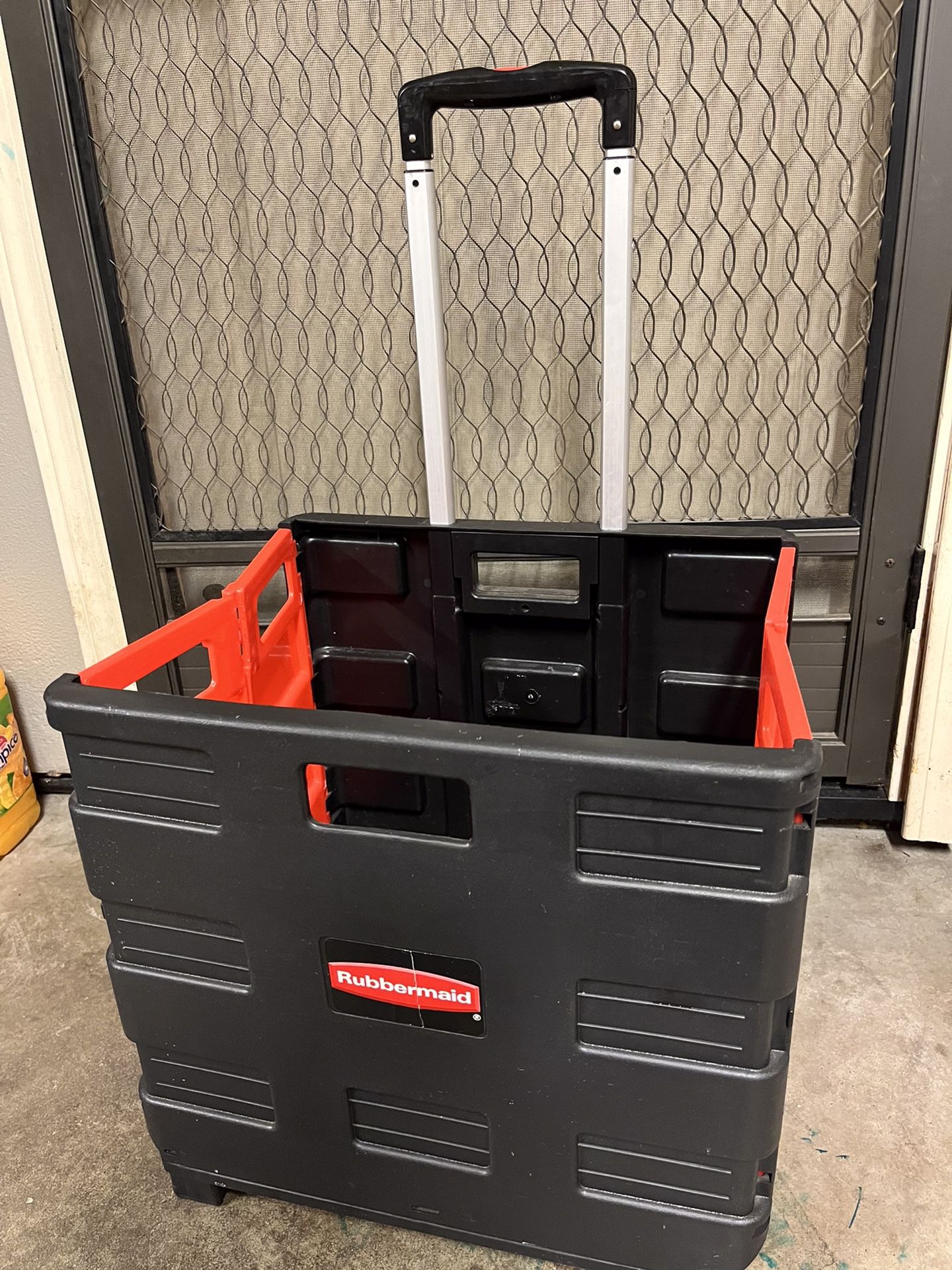 Rubbermaid Cart