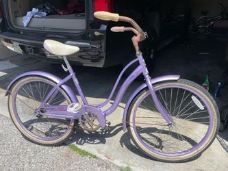 Girls Schwinn Legacy beach cruiser - 24”
