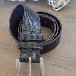 Skull w/ Crown Black leather belt logo embossed On Loop Sz 40