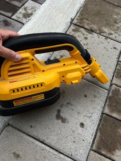 Dewalt  vacuum