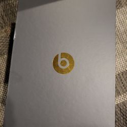 Beats Studio³ Wireless Noise Cancelling Headphones - Shadow Gray
Model:MXJ92LL/A Bestbuy certified. Comes as shown, if not in pictures,  it's not incl