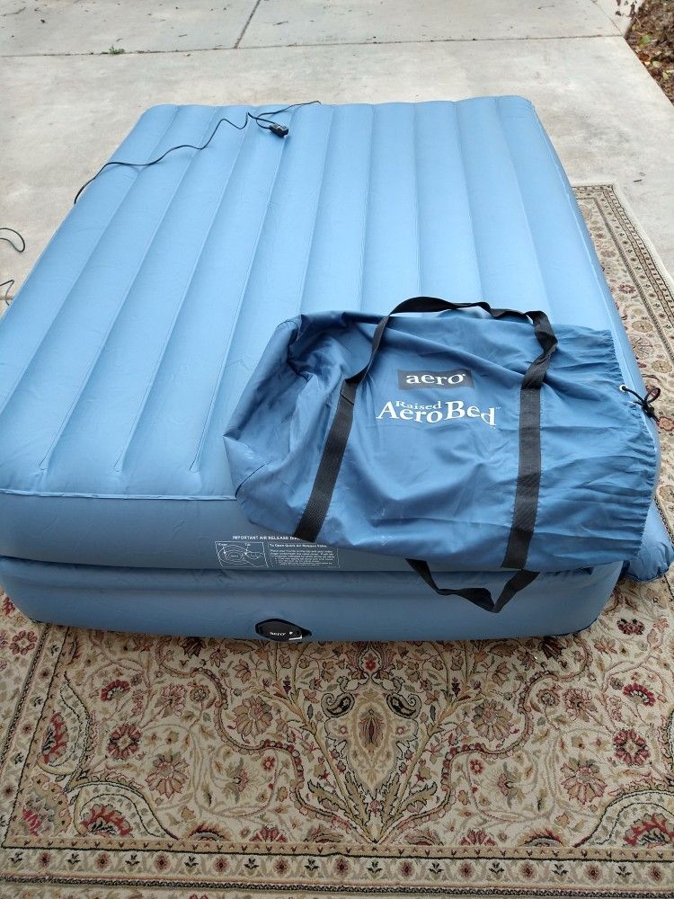 AERO AEROBeds Built In Electric Motors Raised Queen w/ Stanilizers Toddler Kids SleepAway Walled Air Mattress