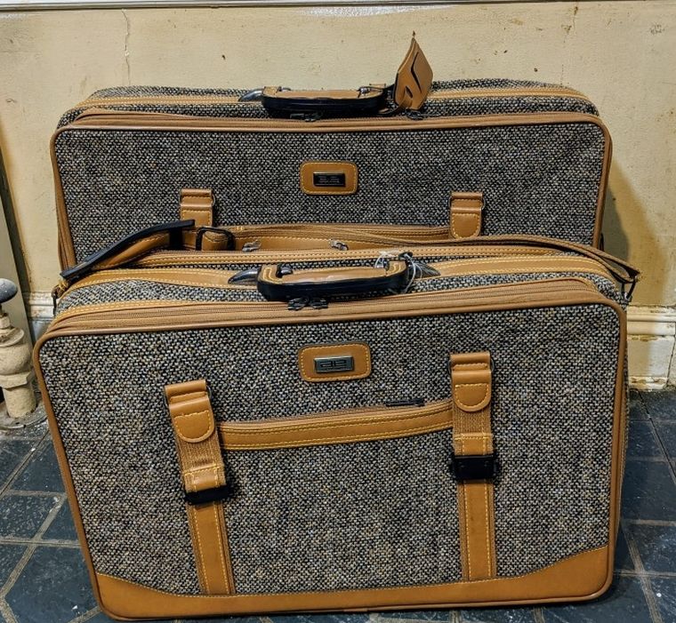 VINTAGE AMELIA EARHART LUGGAGE PIECE SET SUITCASE