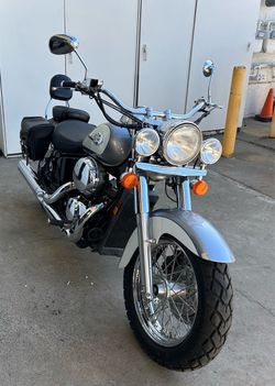 2001 Honda Shadow 750 ACE 750cc – Only 11K Miles – Runs Excellent