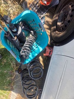 Toyota Tundra stock suspension parts.     Hablo Español