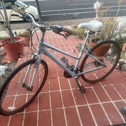 Vintage Blanche Beach Cruze