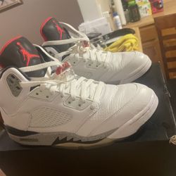 Air Jordan Retro 5 Size 9.5 