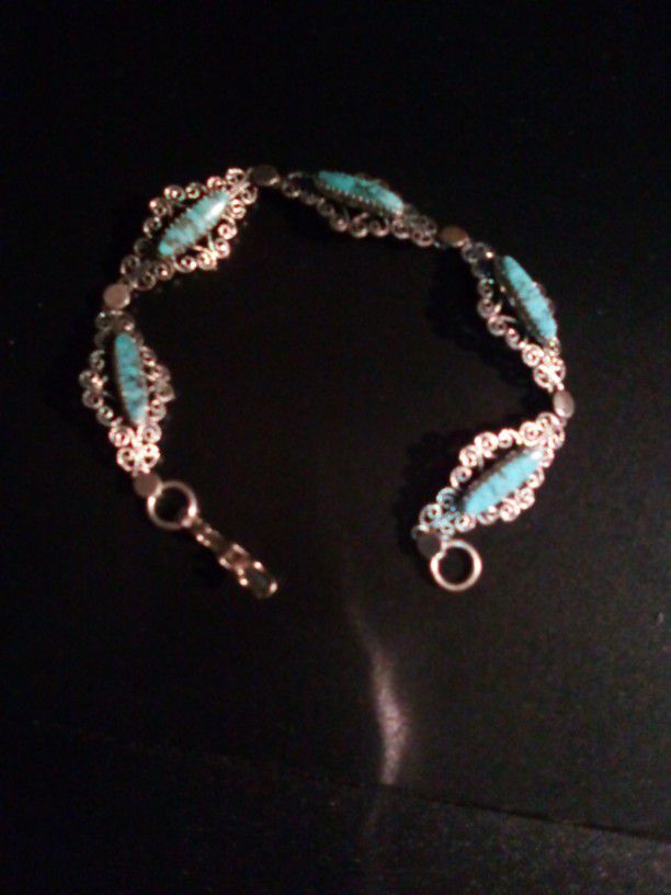 Vintage Sterling Silver And Turquoise Bracelet.