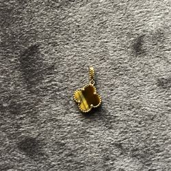 18k Saudi Gold Pendant