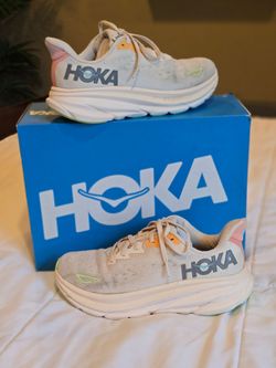 Hoka Clifton 9 (size 8.5B)