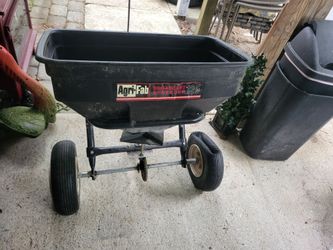 Broadcast spreader 125