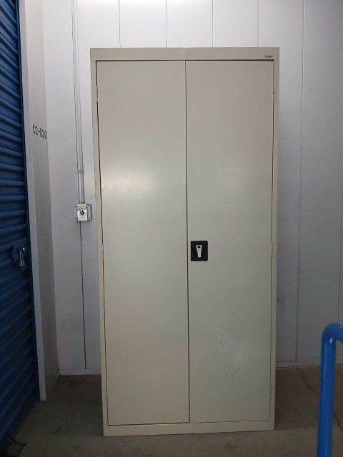 Metal Storage Cabinet With Adjustable Shelves