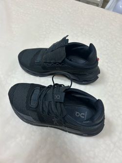 ON Running CloudTec Shoes Women’s Size 7 Black /White– Excellent Condition