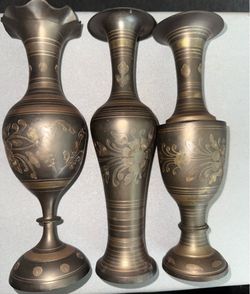 VINTAGE SET OF 3 BRASS VASES