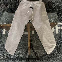 Essential Sweatpants Xs