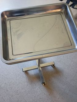 Evor metal table