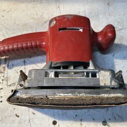 Milwaukee Vibrating Sander