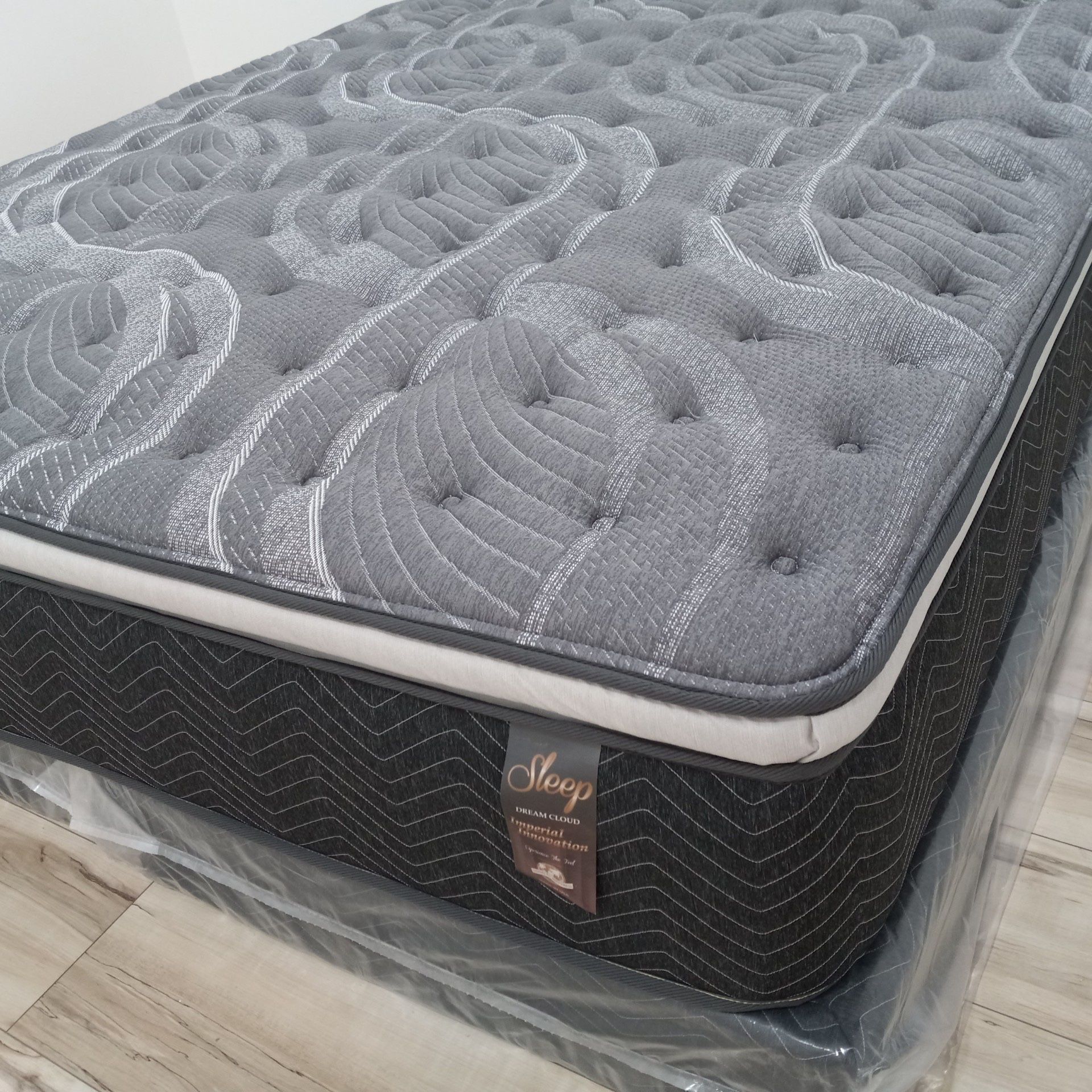 Brand New Medium/firm Pillow top California King 14 “ .!!Free delivery!!