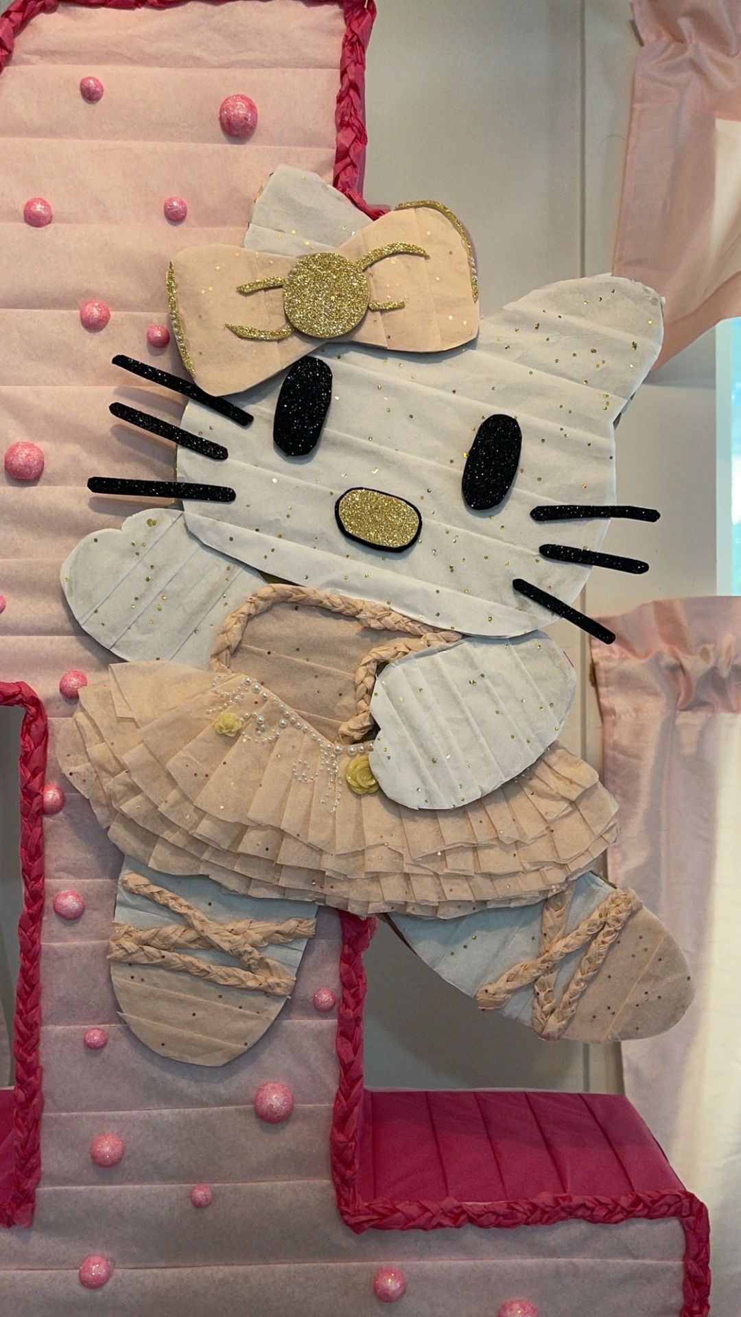 Hello Kitty Piñata