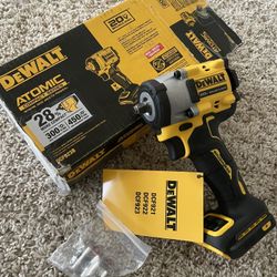 Dewalt 3/8 impact wrench -  new - atomic compact series