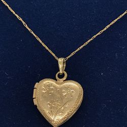 Antique 14kt Yellow Gold Heart Locket Pendant And Necklace