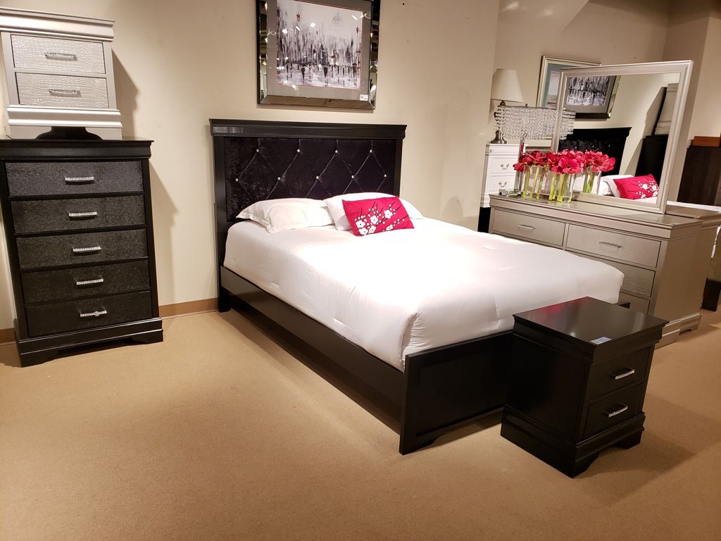 4PC Queen Bedroom Set