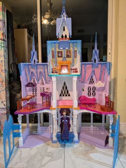 Disney Frozen 2 Ultimate Arendelle Castle playset,