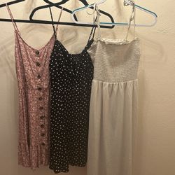  THREE.   ☀️3 SUN DRESSES BUNDLE☀️