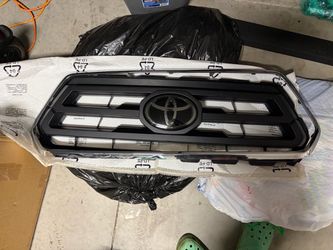 2022 Toyota tacoma SR-5 OEM Grille