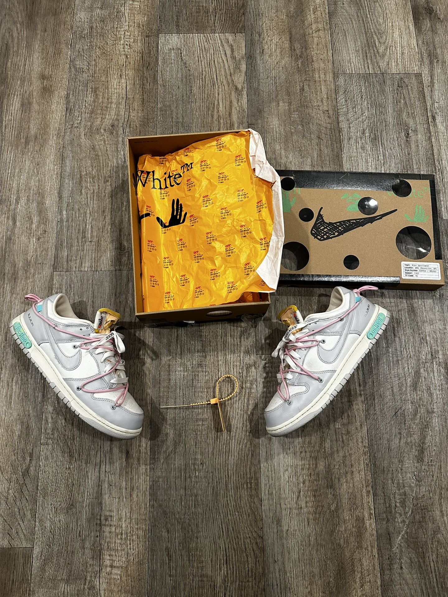 Off-White Nike Dunk Low Lot 9
