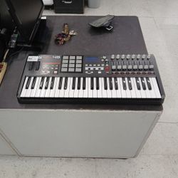 Akai Proffesional MPK 49