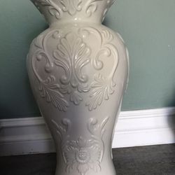 Lenox Georgian Porcelain 16” Ivory-colored vase