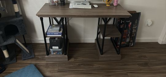 Computer desk