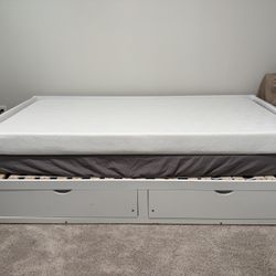 Daybed With 2 Twin Mattresses 