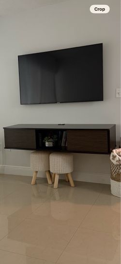Floating Wall-Mounted TV Media Console/ Mueble de TV flotante