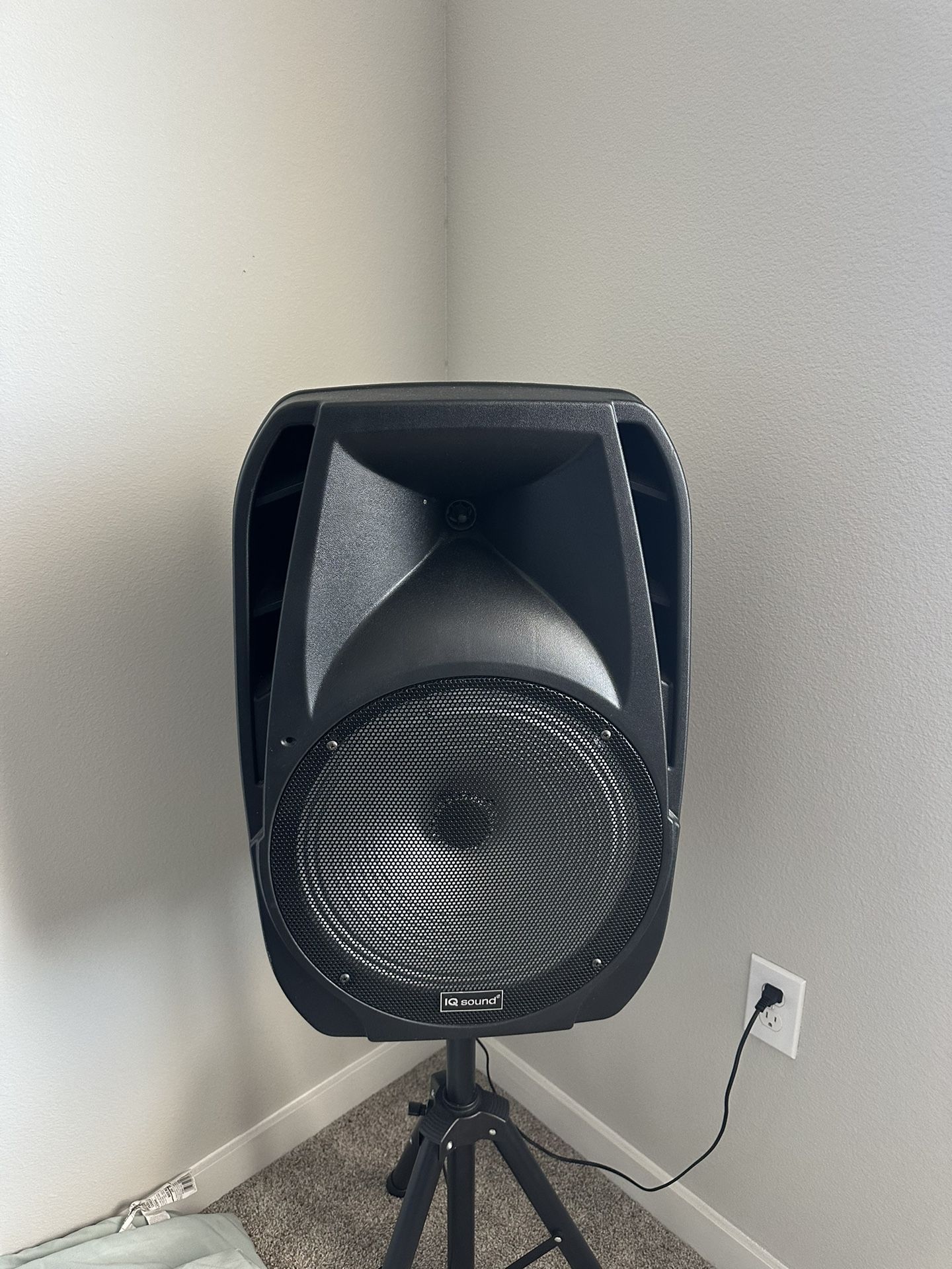 Bluetooth Speaker w/ Wireless Remote