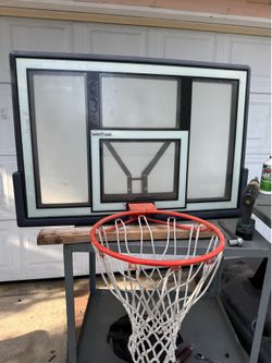 Basketball backboard