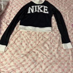 Nike Cropped Long Sleeve