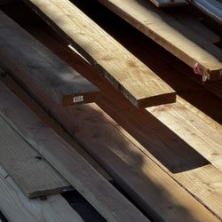 🔥 Huge Lot of Wood Boards & Mixed Lumber – Perfect for Projects! – $250 OBO