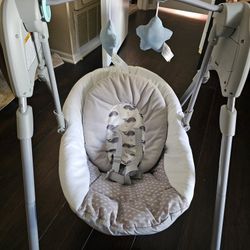 Graco Slim Spaces Compact Swing