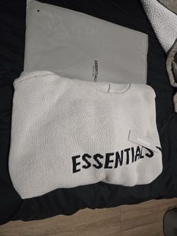 Essential Hoddie